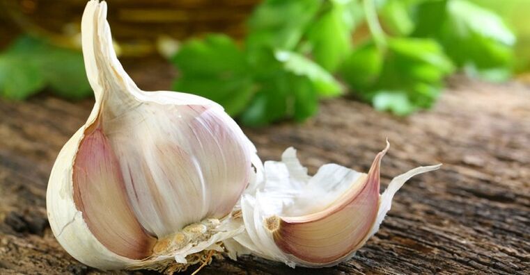 Garlic is a traditional folk remedy against parasites